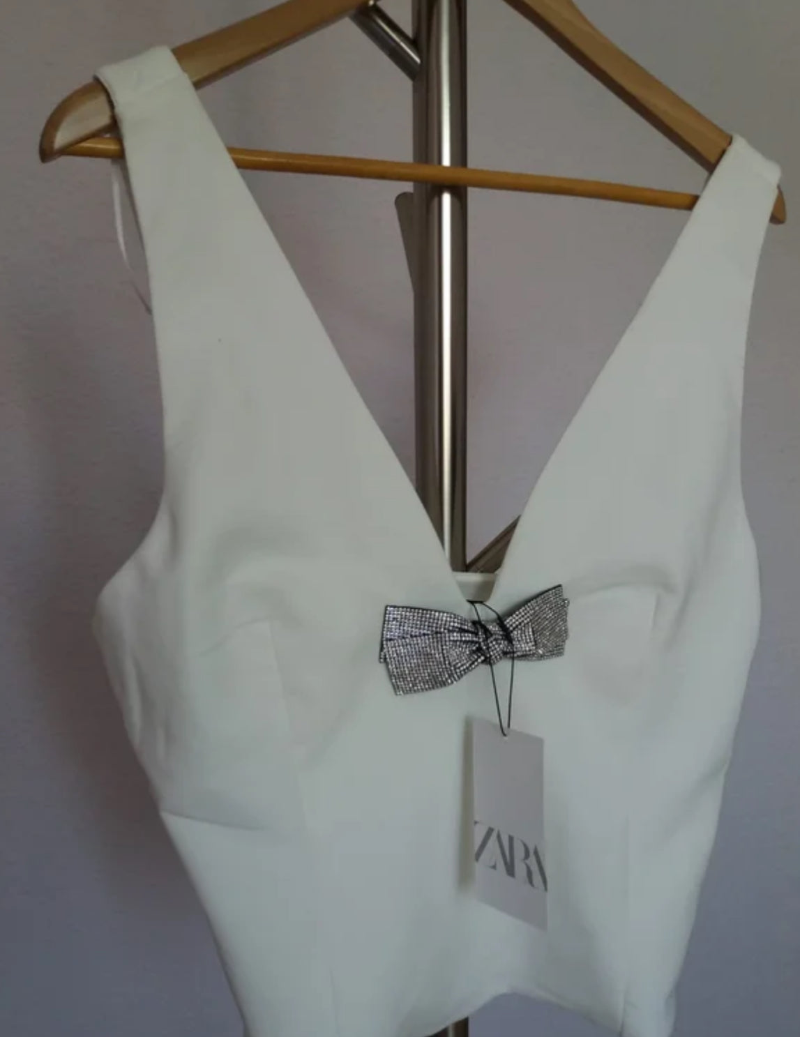 Zara White Bow Rhinestone Too